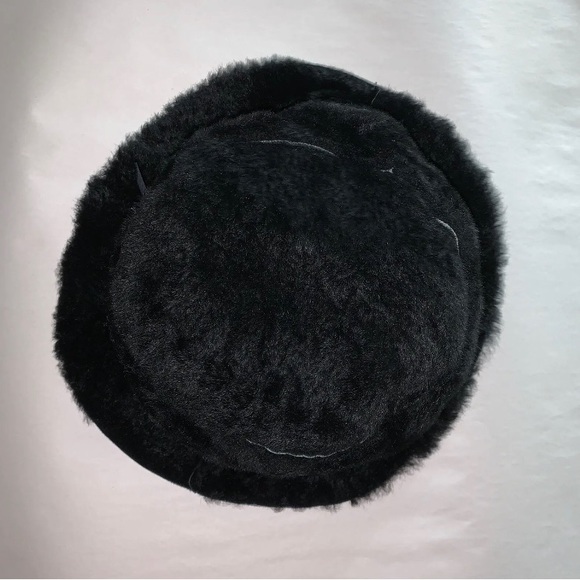 BURBERRY black sueded SHEERLING bucket hat w/presentation gift box - Picture 9 of 11